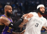 包含詹姆斯巅峰对决，浓眉哥与80激战塞尔维亚队分钟，连败胜负难料！的词条